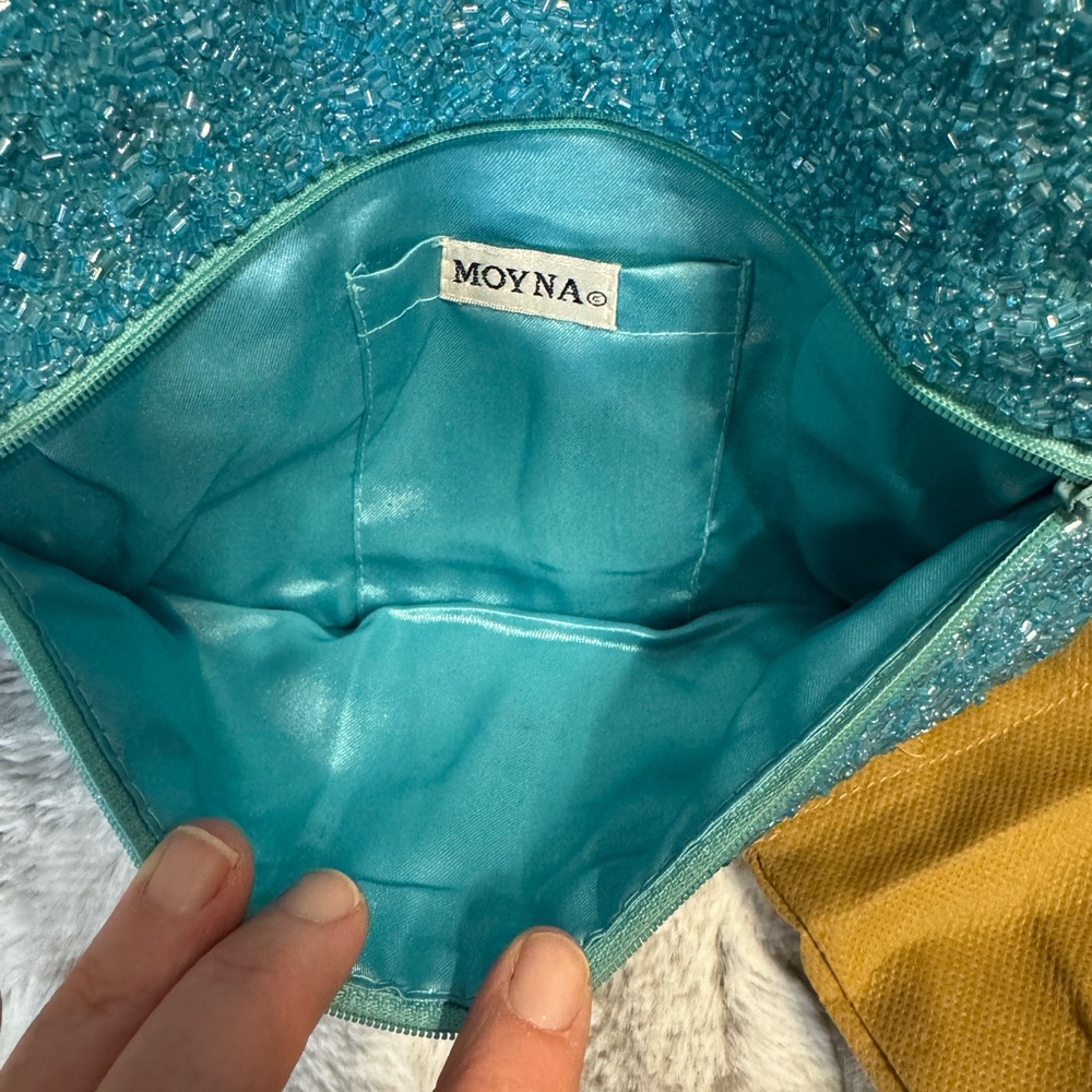 Moyna - Turquoise Blue Orange/Coral Reef Beaded Fold Over Clutch w/Dust Bag EUC - Picture 7 of 10